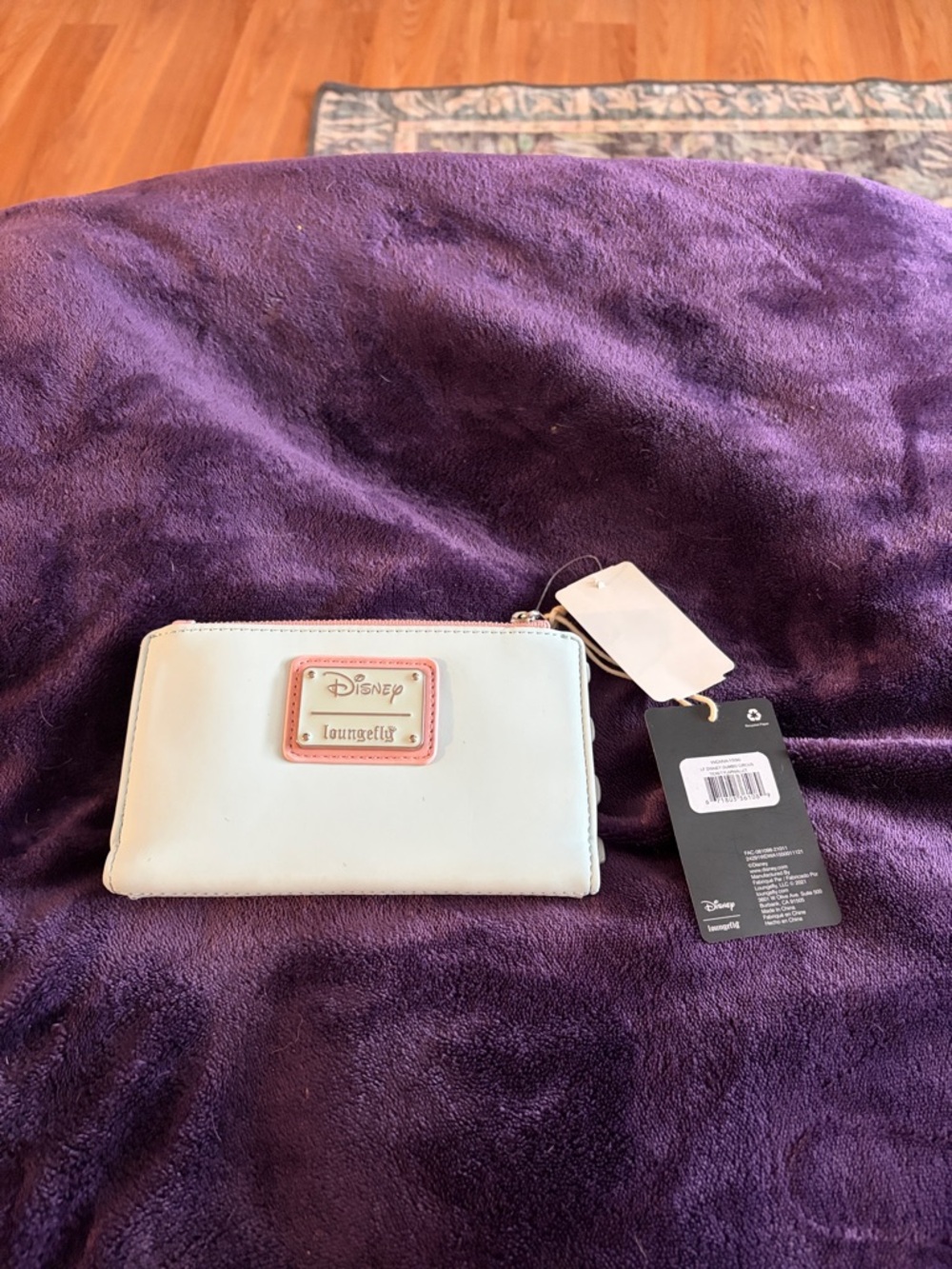Loungefly White Dumbo The Flying Elephant Zip Wallet with Pastel Lettering - Picture 2 of 4